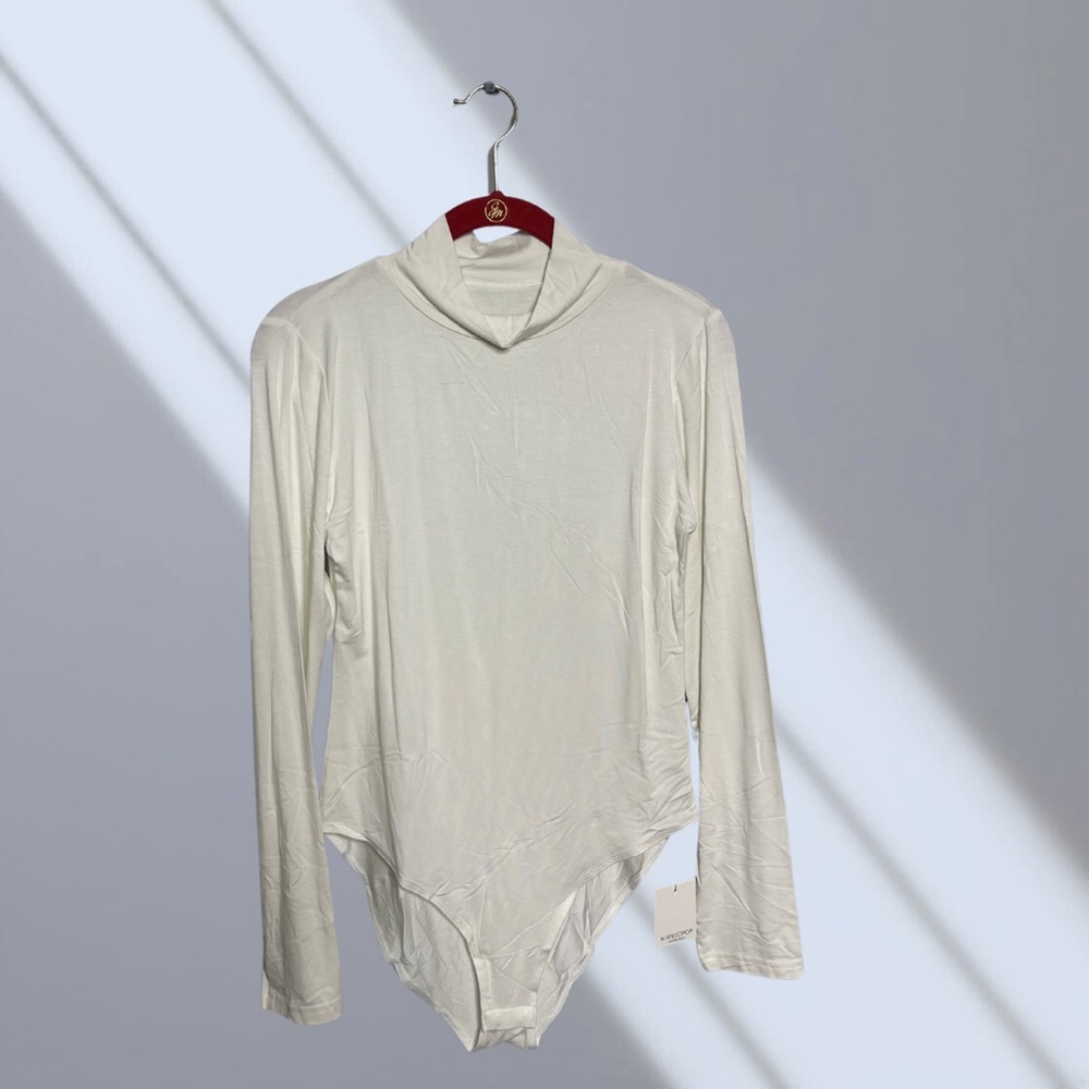 Elegant White Long Sleeve Bodysuit